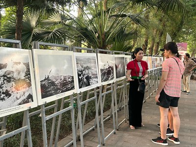 Triển lãm “Từ Điện Biên Phủ năm 1954 đến Hà Nội - Điện Biên Phủ trên không năm 1972”