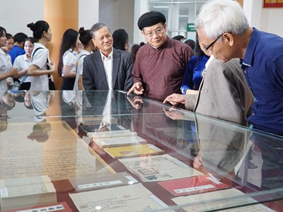 Giới thiệu hơn 130 tư liệu Hán Nôm quý hiếm đến công chúng