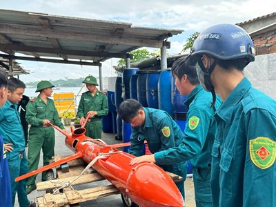 Thu giữ vật thể lạ in chữ nước ngoài, nghi thiết bị bay không người lái