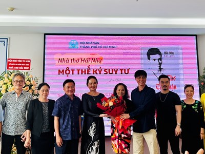 Nhà thơ Hải Như với một thế kỷ suy tư