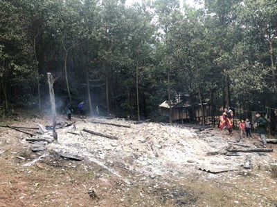 Cháy nhà do bất cẩn khi đốt củi sưởi ấm