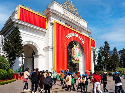Hàng ngàn khách hàng check-in mua sắm tại Hội chợ Art toy Giáng sinh quốc tế đầu tiên tại Việt Nam