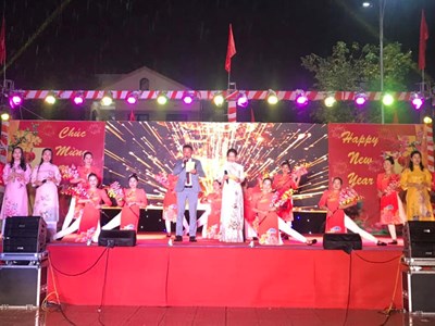 Biểu diễn nghệ thuật quần chúng chào năm mới 2024