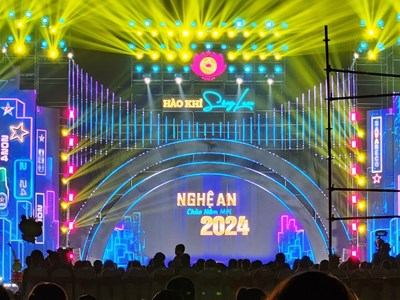 Bùng nổ chương trình Countdown Chào năm mới 2024 "Hào khí sông Lam"