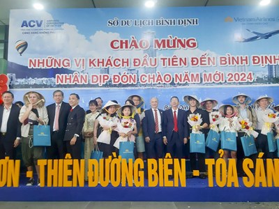 Bình Định chào đón những vị khách đầu tiên trong năm mới 2024
