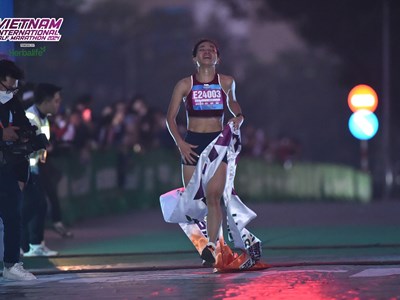 Phá hai kỷ lục quốc gia tại Giải bán marathon quốc tế Việt Nam 2024