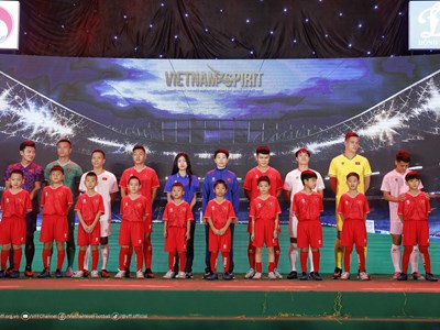 Ra mắt trang phục chính thức đội tuyển bóng đá quốc gia Việt Nam