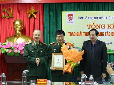 Trao giải sáng tác biểu trưng Hội Hỗ trợ gia đình liệt sĩ Việt Nam