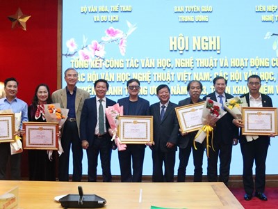 Phát huy tài năng của các văn nghệ sĩ, thúc đẩy sáng tạo VHNT