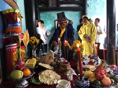 Giữ nghề truyền thống khai thác yến sào Thanh Châu - Hội An