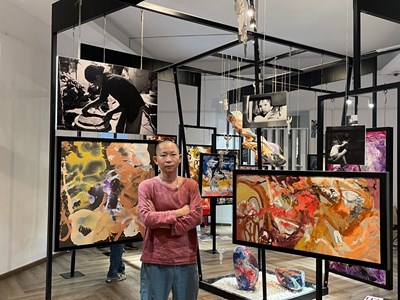 Khai mạc triển lãm với chủ đề về đất, nước, gió và lửa