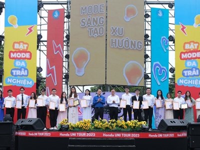 Đà Nẵng: Vinh danh và tuyên dương 68 sinh viên 5 tốt