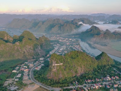 Vườn Phong Nha - Kẻ Bàng hợp tác với Anh du lịch thám hiểm hang động