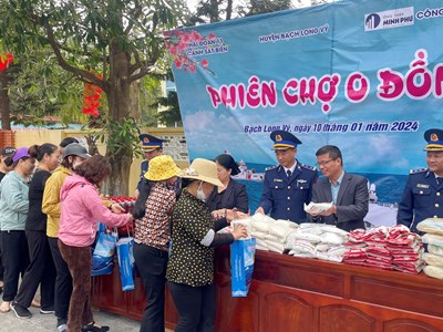 Ấm áp “Xuân biên cương, hải đảo - Tết thắm tình quân dân” ở Bạch Long Vĩ