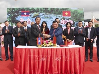 Khánh thành và bàn giao Công viên Hữu nghị Việt Nam - Lào