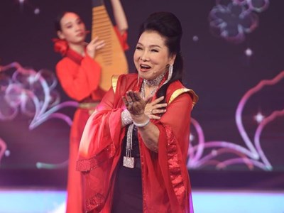 NSND Bạch Tuyết vào Top 50 phụ nữ châu Á có tầm ảnh hưởng