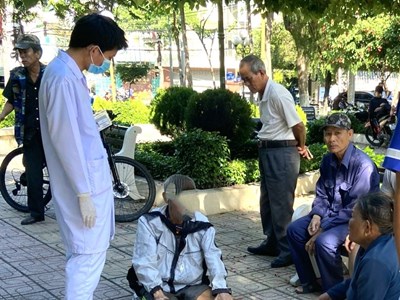 Nha Trang quyết không để có người lang thang xin ăn