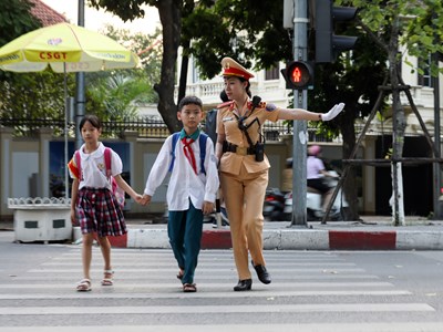 Kiên trì xây dựng văn hoá giao thông an toàn