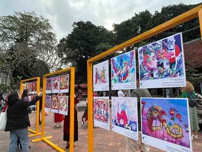 Đến Văn Miếu- Quốc Tử Giám xem tranh Rồng