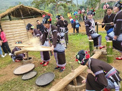 Nâng cao đời sống cho cộng đồng dân tộc thiểu số