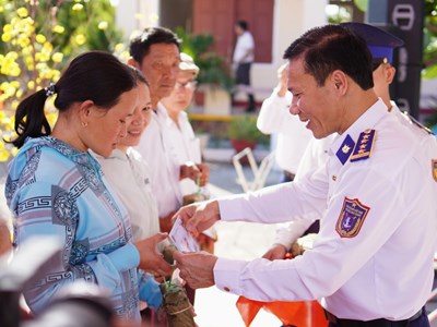 Tết hải đảo, Xuân ấm áp thắm tình quân dân tại Lý Sơn