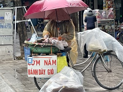 Tất tả mưu sinh trong gió rét dịp cận Tết