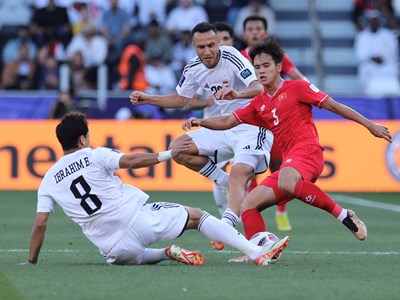 Tuyển Việt Nam thua đầy tiếc nuối trước Iraq