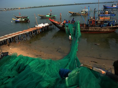 Động viên, thăm hỏi ngư dân sản xuất trên biển dịp Tết Nguyên đán