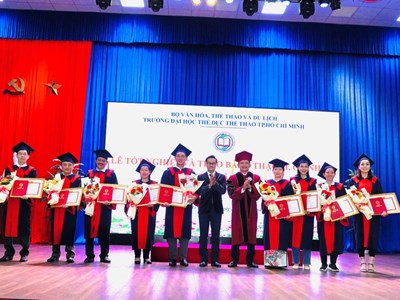 Trường Đại học TDTT TP.HCM tổ chức Lễ tốt nghiệp và trao bằng thạc sĩ và cử nhân