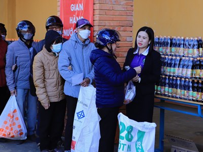 Lâm Đồng: “Hội chợ Tết Nhân ái” Xuân Giáp Thìn năm 2024