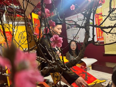 40 ông đồ cho chữ tại Hội chữ Xuân Giáp Thìn Văn Miếu - Quốc Tử Giám