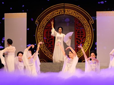 Hình tượng Bà chúa thơ nôm Hồ Xuân Hương trên sân khấu chèo sau 37 năm