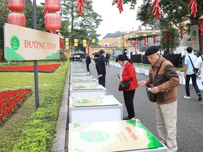 Ngày thơ Việt Nam 2024: “Bản hòa âm đất nước”