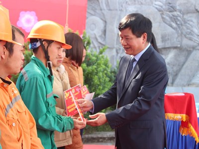 “ Tết sum vầy - Xuân chia sẻ” đến với đoàn viên, người lao động Điện Biên