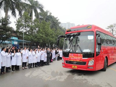 Trở về quê nhà trên hành trình chuyến xe yêu thương