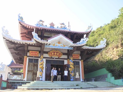 Về Phương Mai nghe chuyện lễ hội cầu ngư Vạn đầm Xương Lý