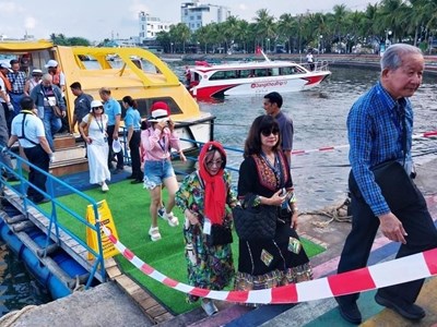 Phú Quốc đón hơn 1.100 khách quốc tế xông đất đầu năm mới