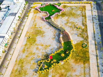 Đường hoa hình bản đồ Việt Nam lớn nhất khu lấn biển Kiên Giang