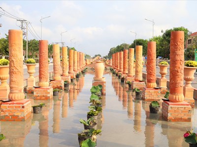 Đường Gốm đỏ và hoa: Không gian đặc sắc giữa lòng TP Vĩnh Long