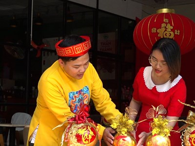 Độc đáo khắc chữ thư pháp ngày Tết