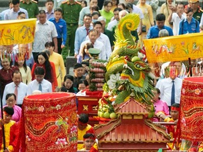 TP.HCM dâng cúng bánh Tét lên Quốc tổ Hùng Vương và Đức Lễ Thành Hầu Nguyễn Hữu Cảnh