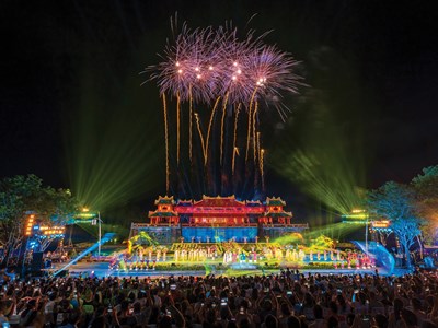 Công nghiệp văn hóa từ di sản: Không nên chỉ tập trung vào phần cứng