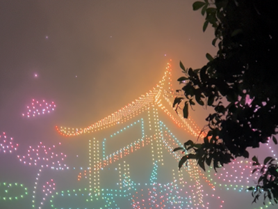 Hồ Tây bừng sáng với màn trình diễn ánh sáng nghệ thuật