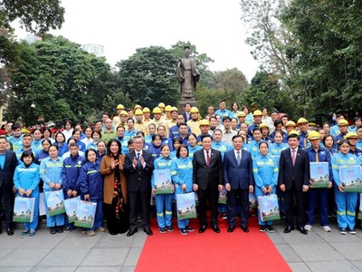 Nữ công nhân vệ sinh môi trường hơn 30 năm không đón giao thừa ở nhà