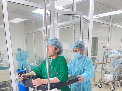 Niềm hy vọng mới của nữ sinh viên sau 5 ngày được ghép phổi