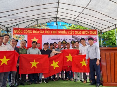 Quảng Ngãi: Ra quân đánh bắt hải sản, kỳ vọng năm mới bội thu