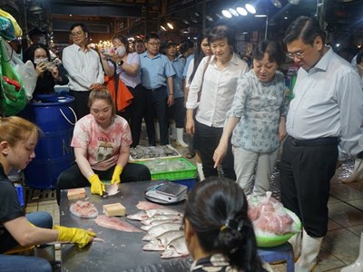 Hơn 600 ca ngộ độc thực phẩm, 2 ca tử vong nghi do ngộ độc rượu