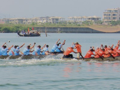 Đà Nẵng: Sôi nổi giải đua thuyền đầu năm trên sông Cu Đê