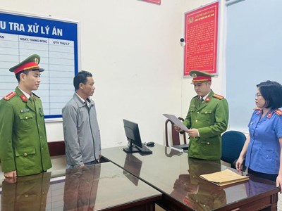 Hà Tĩnh: Khởi tố tài xế vi phạm nồng độ cồn lăng mạ và tấn công CSGT