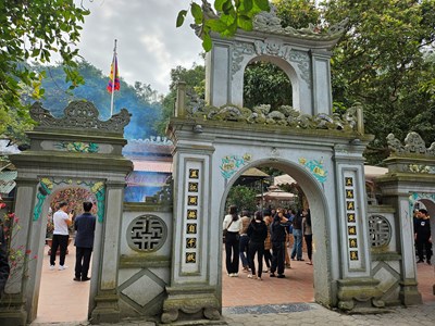 Sau bàn giao “tay hòm chìa khóa”, thấy gì tại đền Chợ Củi?